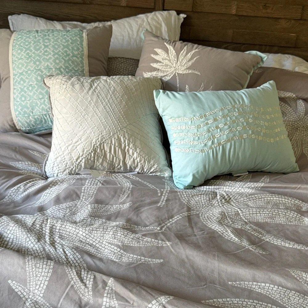 Palm Comforter Set